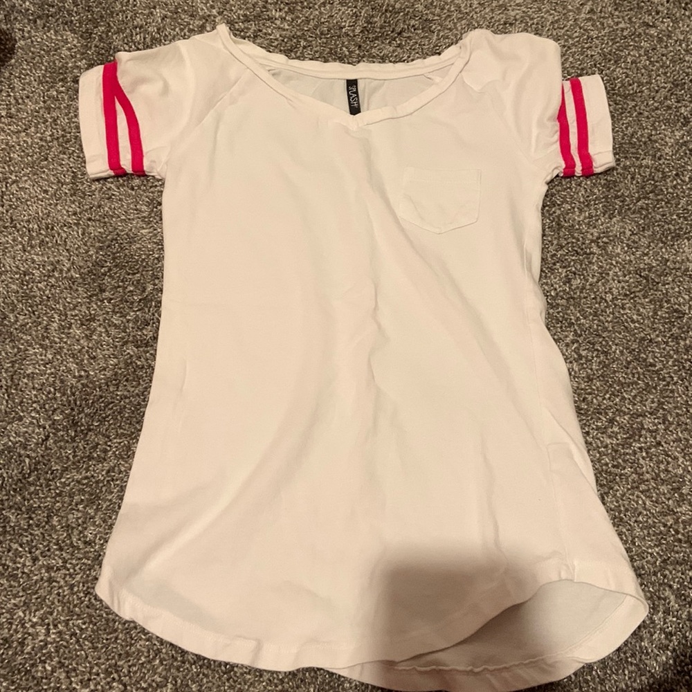 White fitted pocket t-shirt